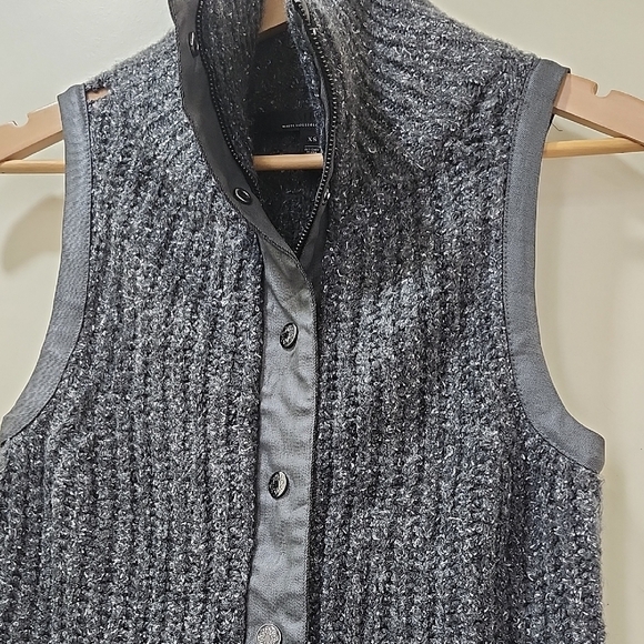 White House Black Market 23 % Wool 23 % Lane Charcoal Sleeveless Vest - Picture 9 of 16